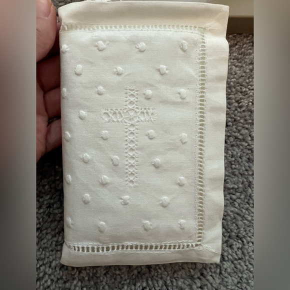 Elegant Baby Heirloom Bible in gift box - Picture 9 of 12